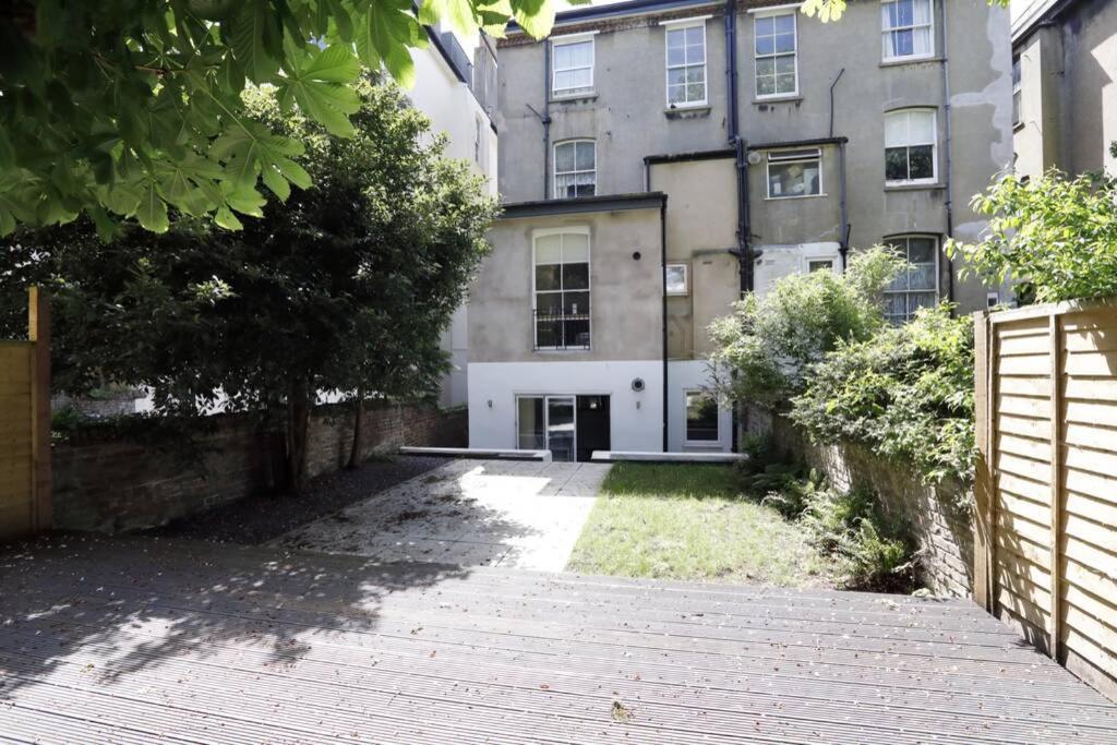2 Bedrooms Close To The Beach With Garden And Own Entrance ! Hove Exterior foto